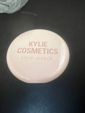 Kylie Cosmetics White Compact with Soft Pink Logo